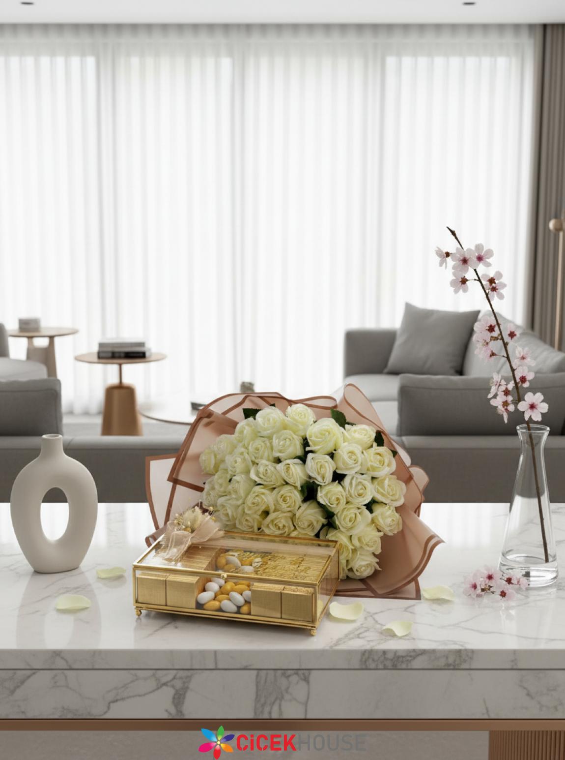 Islak Beyaz Gül Ve Çikolata