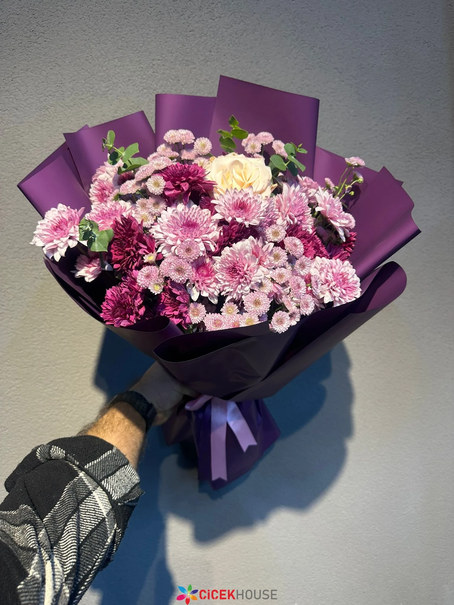 Pembe Tonlarında Kasımpatı Buketi