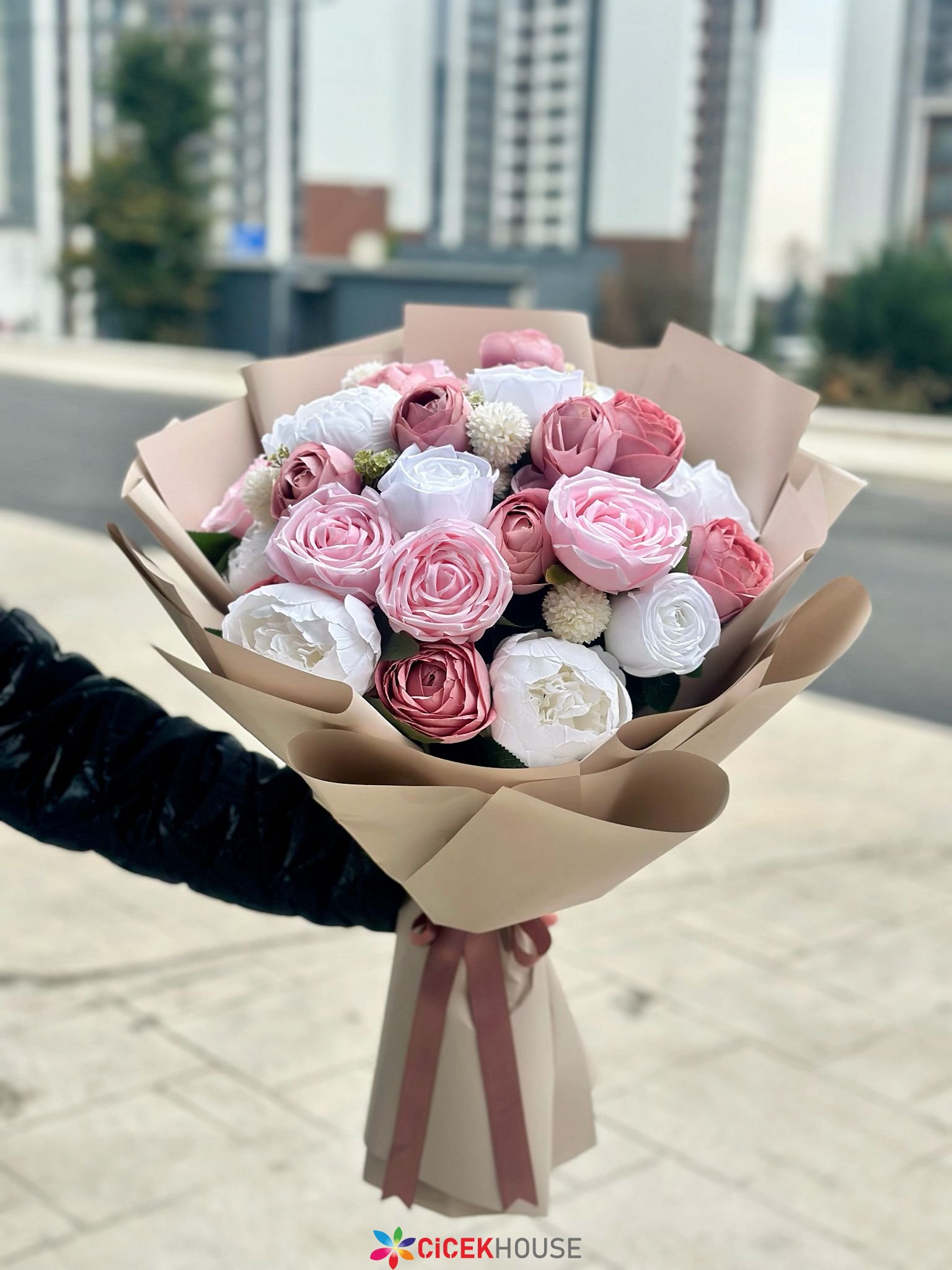 Pembe Ve Beyaz Şakayık Gül Yapay Çiçek Vip