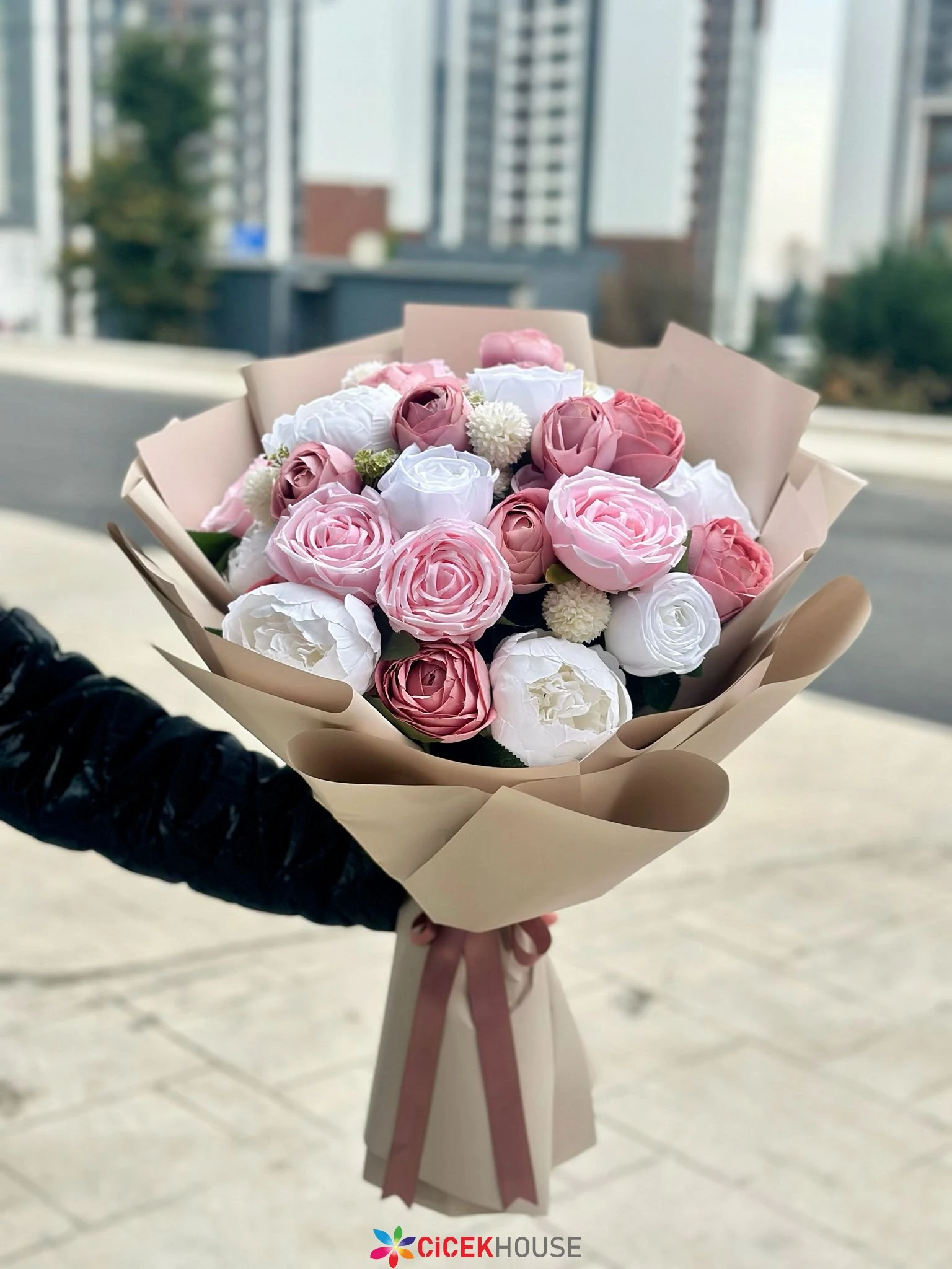 Pembe Ve Beyaz Şakayık Gül Yapay Çiçek Vip