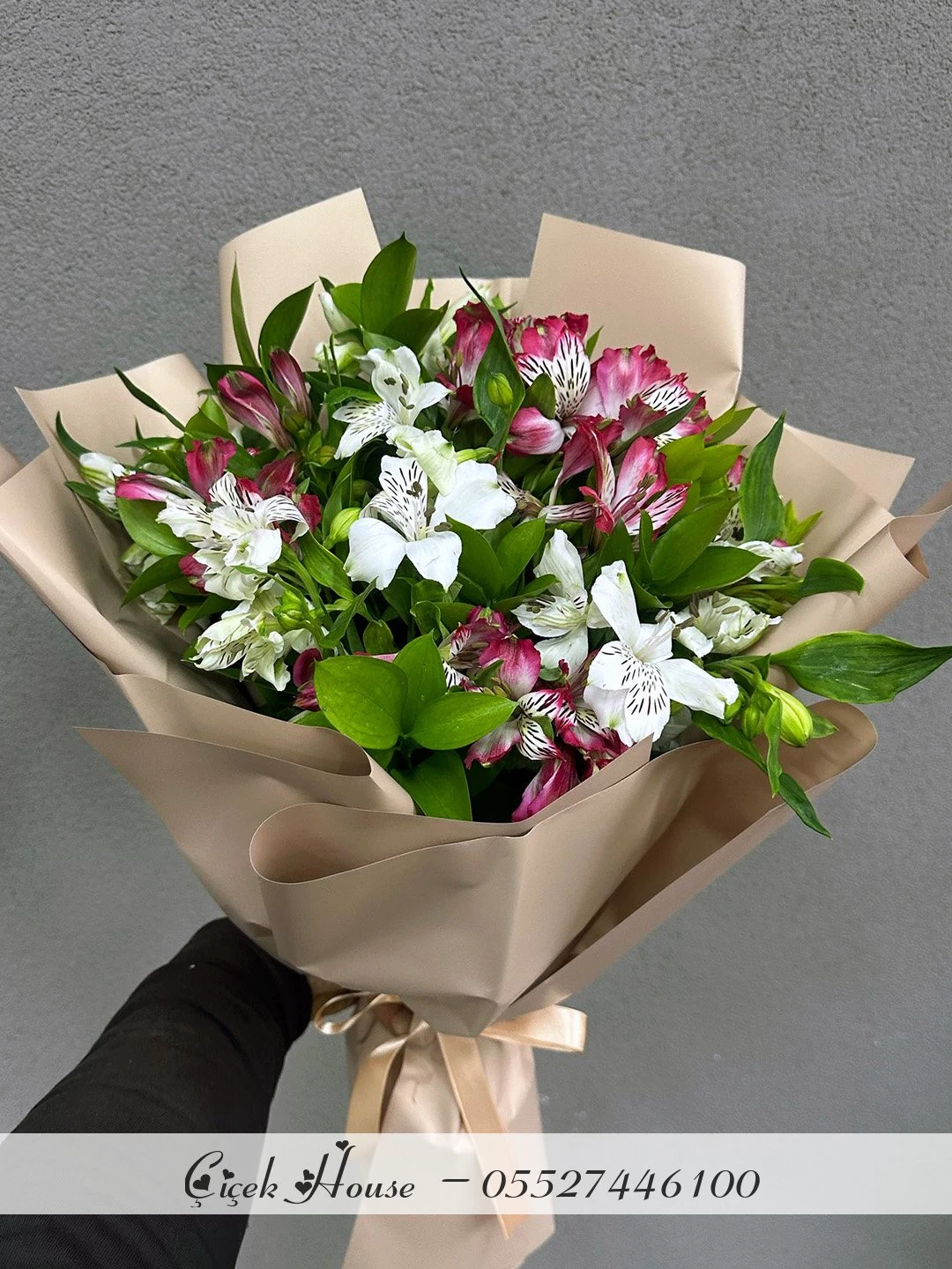 Renkli Astomeria Buketi