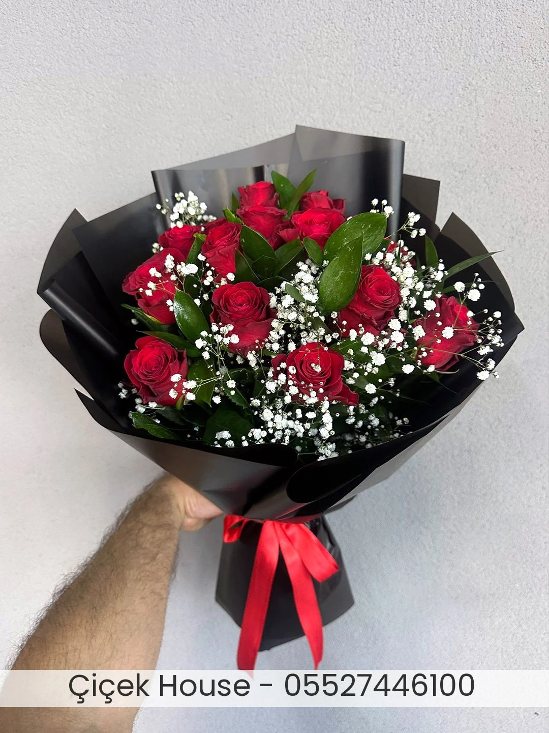 Siyah Bukette 11 Li Kırmızı Gül Buketi