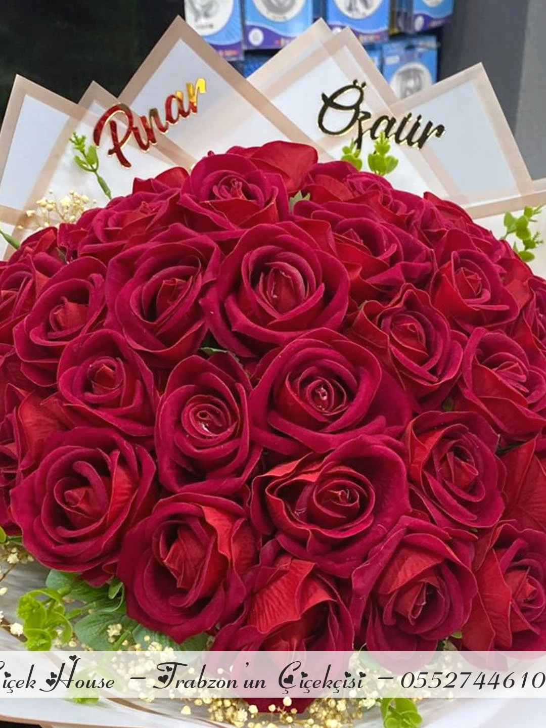 41 li Kırmızı Gül Buketi Beyaz Kağıtlı Yapay