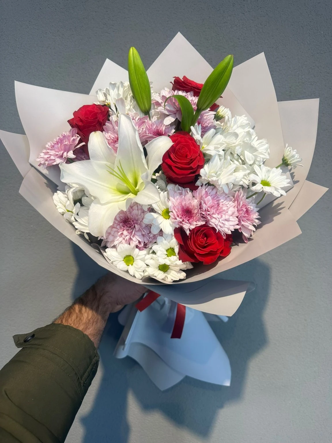 Güllü Lilyumlu Papatya Buketi