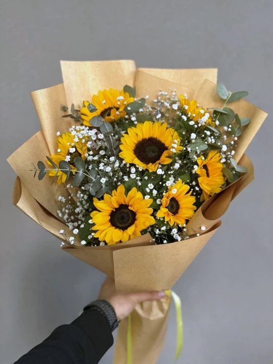 Kraft Kağıtta Ayçiçeği Buketi