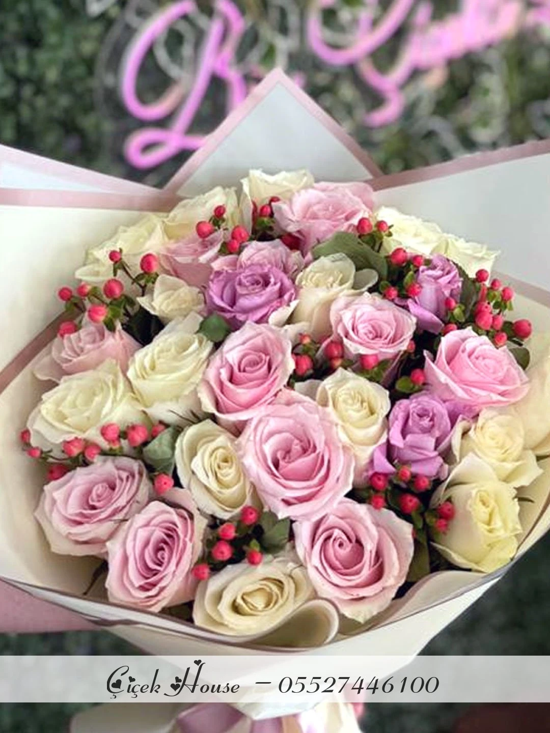 Pembe ve Beyaz Gül Buketi VIP