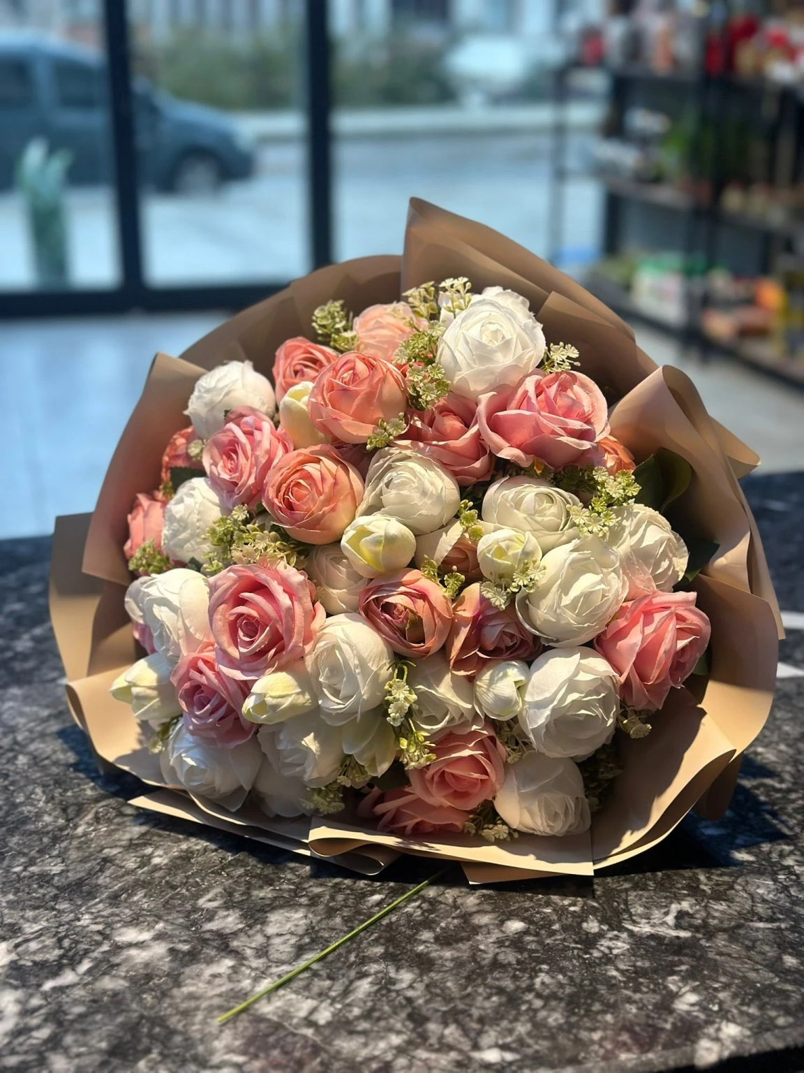 Pembe Ve Beyaz Yapay Buket Vip